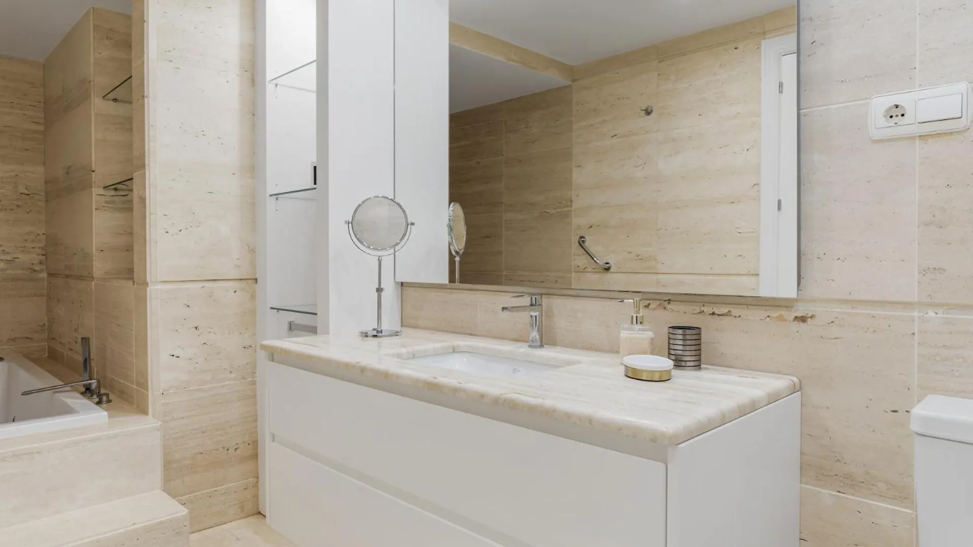 Gran Marbella Luxe Apartment