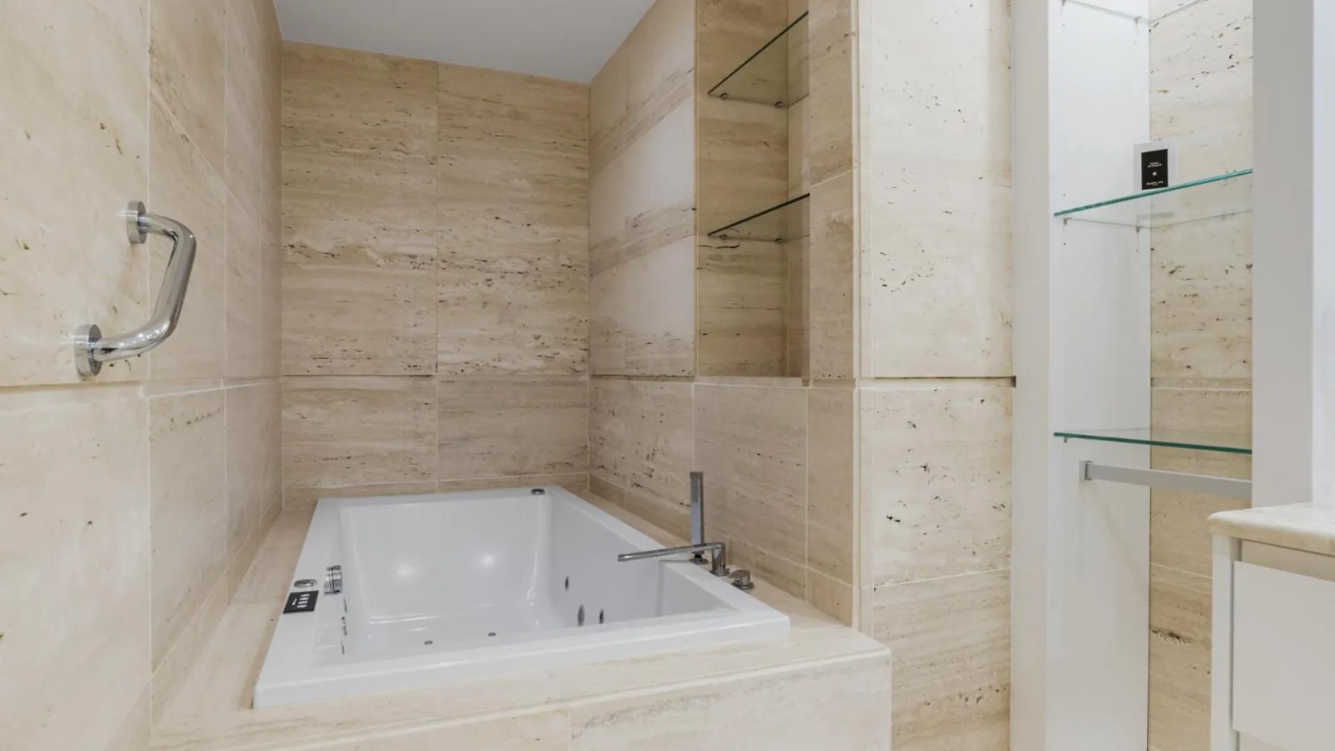 Gran Marbella Luxe Apartment